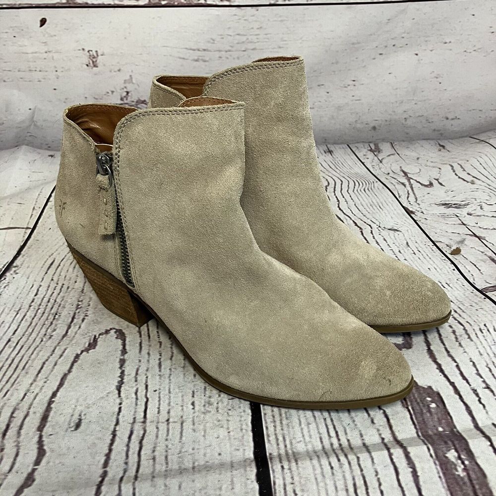 Frye Boots Womens 9.5M Ash Beige Suede Judith Ankle Bootie Heeled Side Zip
